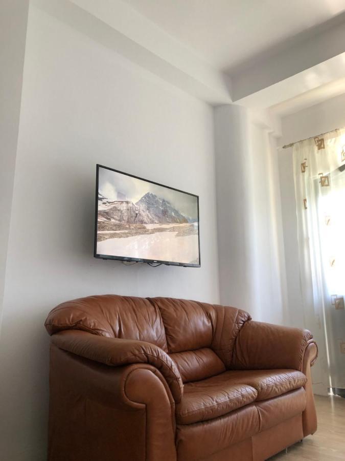 Holiday Apartment Tiranë Ngoại thất bức ảnh